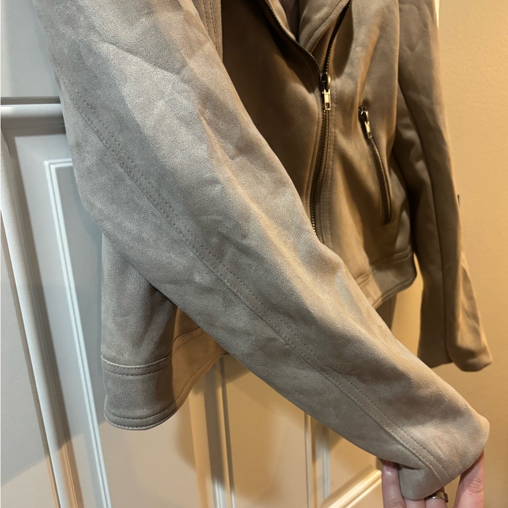 NWOT Faux Suede Motorcycle Jacket - Picture 5 of 6